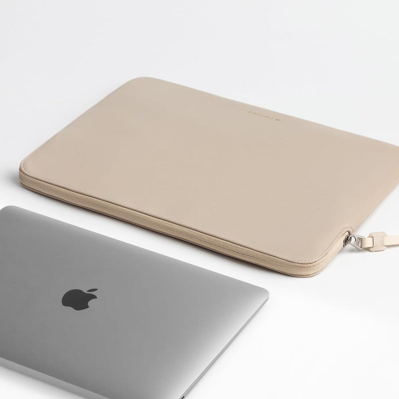 Suya Dayanıklı MacBook Air/Pro Laptop Kılıfı - M4/M3/M2/M1 Uyumlu - Vanilya